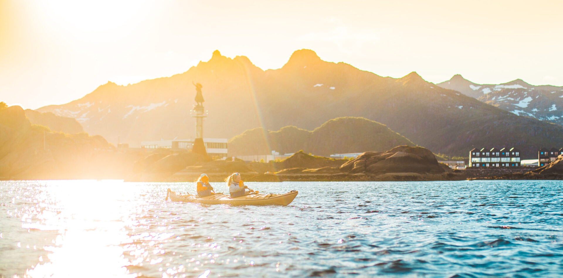 Evening kayaking 1 Karianne KlovningXXLofoten